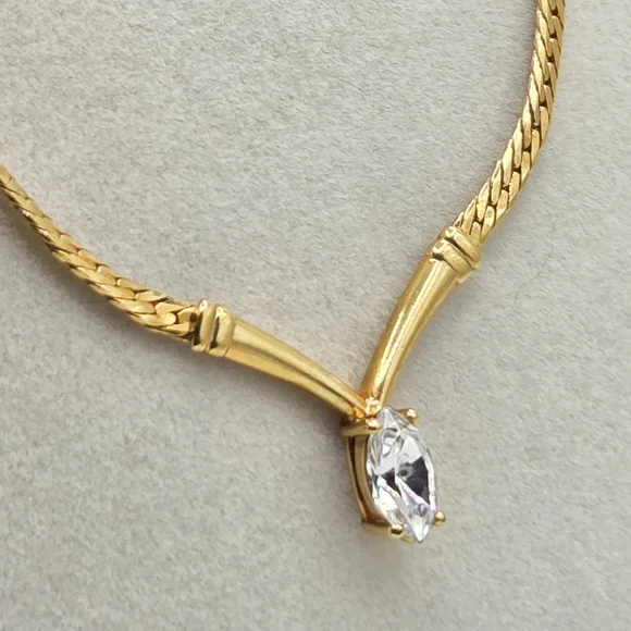 Vintage Avon Marquise Crystal Tennis Style Y-Necklace Gold Tone 17" - Picture 3 of 12